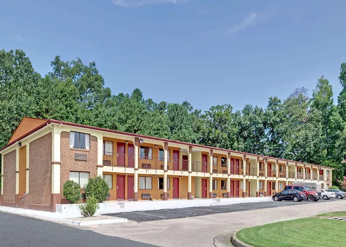Days Inn By Wyndham Newport News