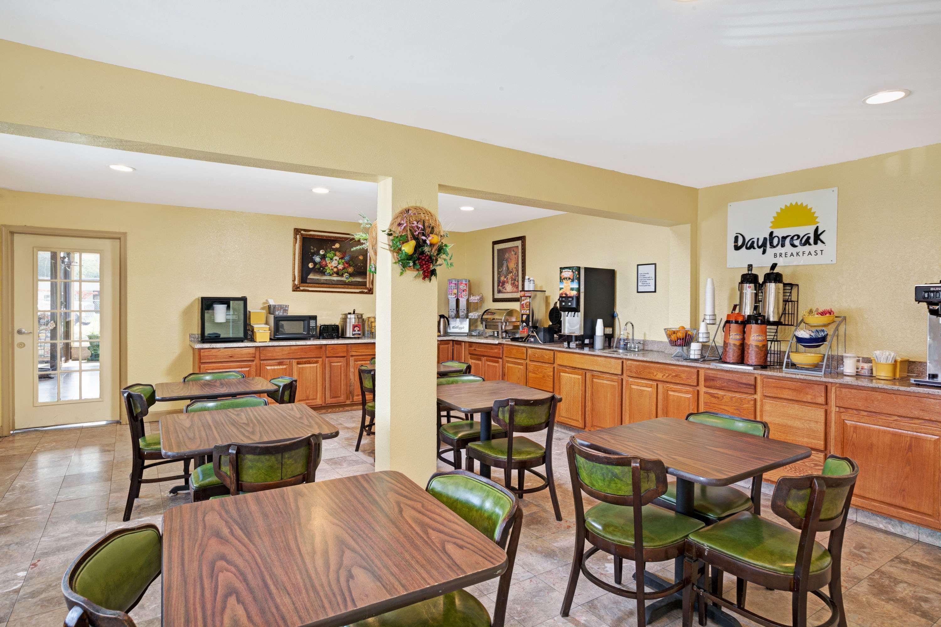Days By Wyndham Hotel 2*